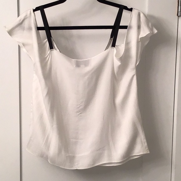 Roi off the shoulder white top with black detail - Picture 3 of 4